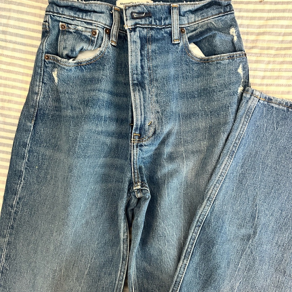 Women’s  Blue Distressed Jeans